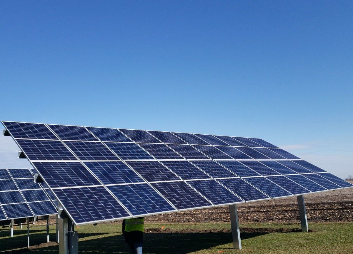 Agricultural ground mount solar array in Buckingham, IL 
