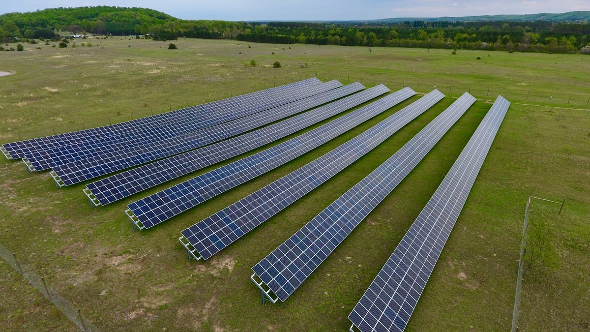 SOLITRO solar farm with 8 rows.